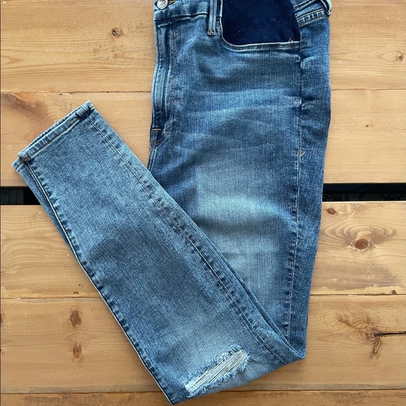 Good American Maternity Jeans - Picture 4 of 6